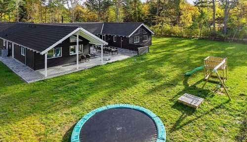 Nine-Bedroom Holiday Home