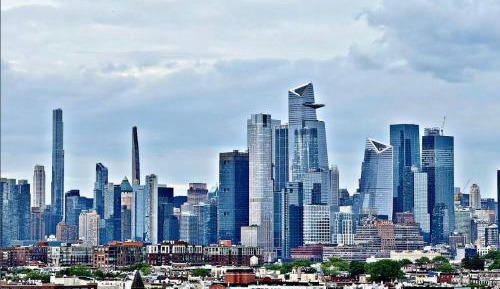 Queen Room with Shared Bathroom