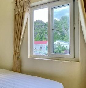 Family Room with Mountain View