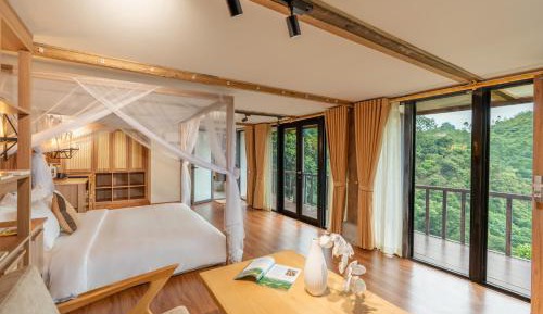 Queen Room with Balcony