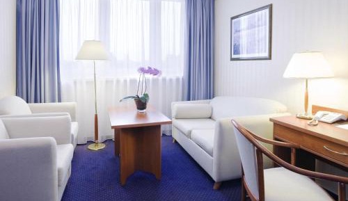 Deluxe Suite with Sofa