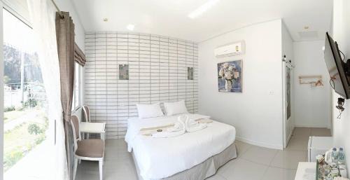 King Room with Mountain View