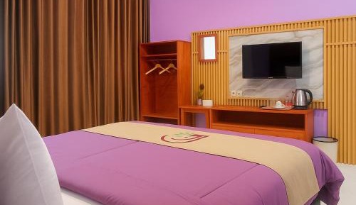 Family Room with Private Bathroom