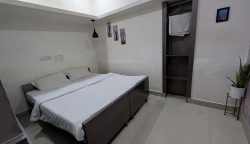 Single Room with Private Bathroom