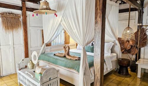 Deluxe Bungalow with Garden View