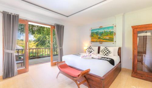 Deluxe Double Room with Side Sea View