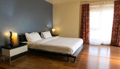 Two-Bedroom Apartment with Lake View