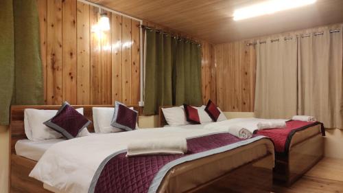 Family Room with Mountain View