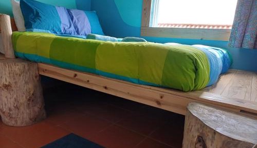 Single Room with Shared Bathroom