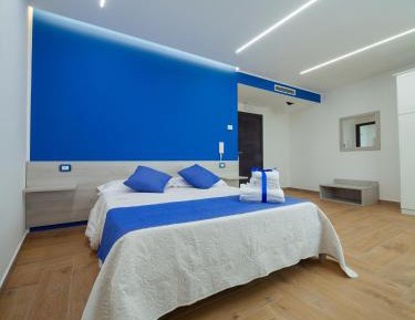 Deluxe Triple Room with Sea View