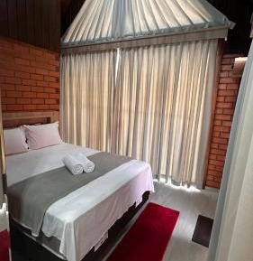 Deluxe Suite with Spa Bath