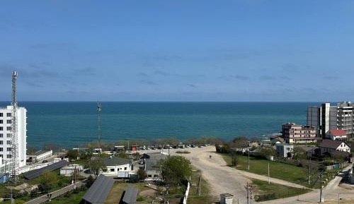 One-Bedroom Apartment with Sea View