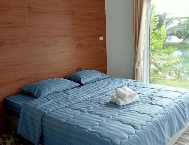 King Room with Pool View