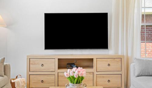 Three-Bedroom Deluxe Apartment