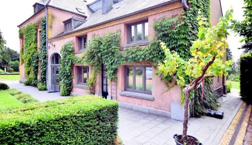 Twelve-Bedroom Holiday Home