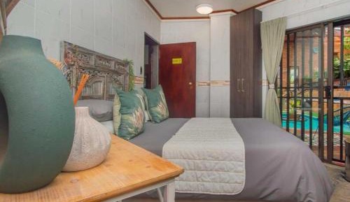 Queen Room with Pool View