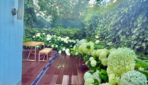 Three-Bedroom Deluxe Apartment