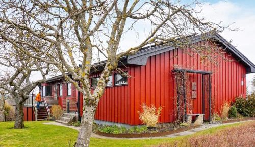 One-Bedroom Holiday Home