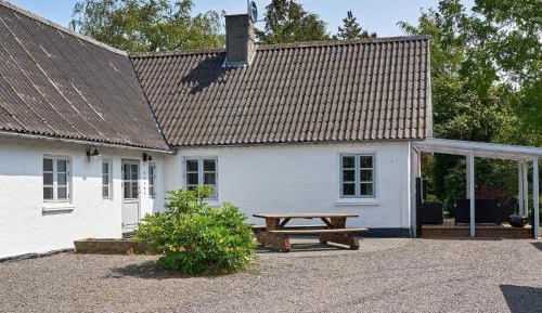 Four-Bedroom Holiday Home