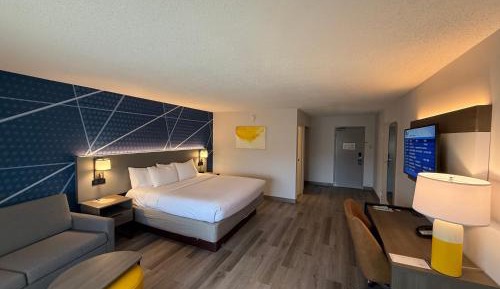 King Room with Sofa Bed - Non Smoking