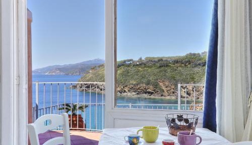 Studio Apartment with Sea View