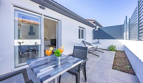 One-Bedroom Apartment with Terrace