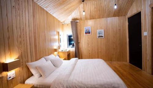 Villa with Garden View