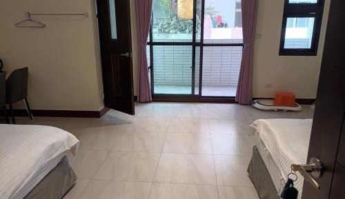 Quadruple Room with Private Bathroom