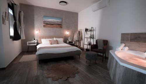 Deluxe Double Room with Balcony and Sea View