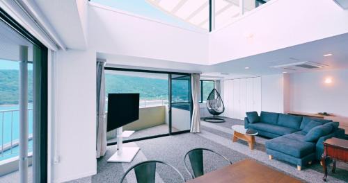 Deluxe Suite with Sea View