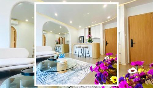 Two-Bedroom Deluxe Apartment with Balcony