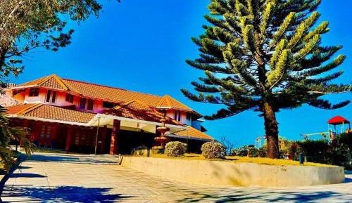 Deluxe Double Room (2 Adults + 1 Child)