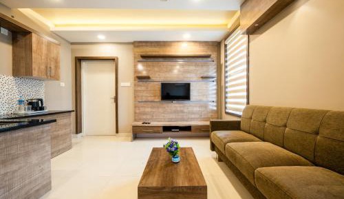 One-Bedroom Apartment with Balcony