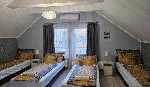 Quadruple Room with Private Bathroom