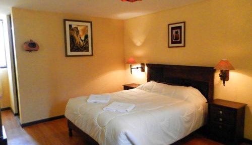 Deluxe Room (2 Adults + 1 Child)