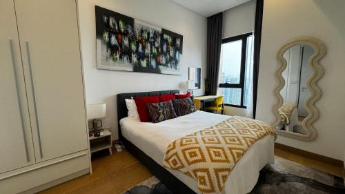 One-Bedroom Apartment with Balcony