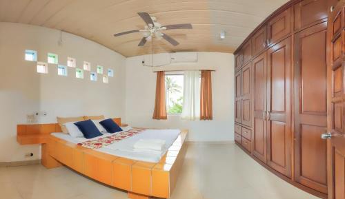 Deluxe One-Bedroom Apartment