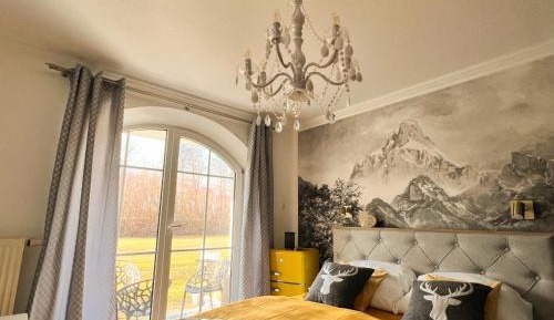 One-Bedroom Apartment with Terrace