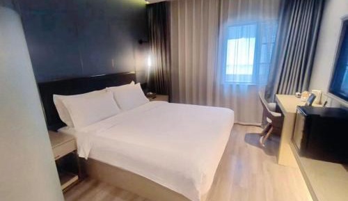 Deluxe Double Room with Shower