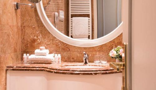 Deluxe Double Room with Spa Access