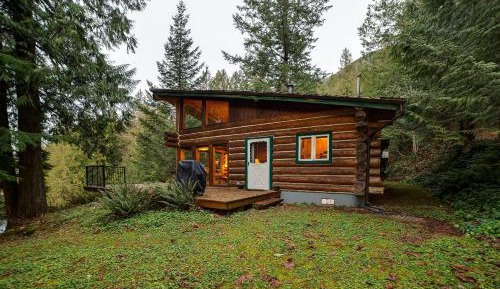 Three-Bedroom Cabin