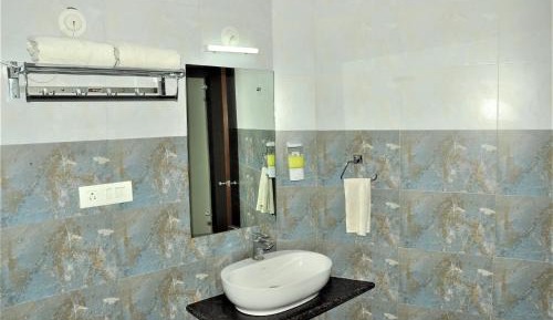 Family Room with Garden View