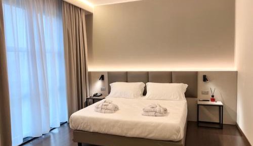 Superior Deluxe Double or Twin Room 