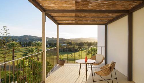 Junior Suite with Golf View