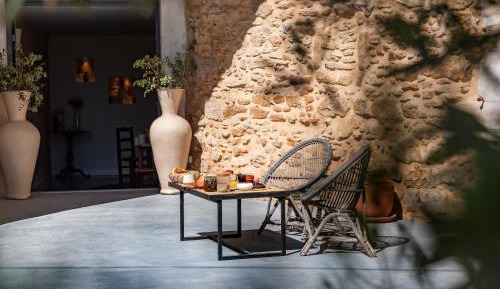 Family Room with Garden View