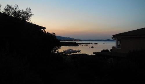 One-Bedroom Apartment with Sea View