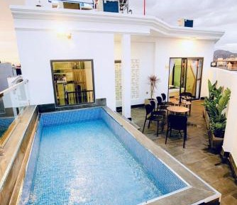 Queen Room with Pool View