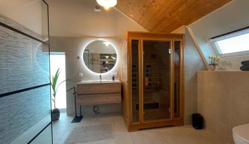 Deluxe Double Room with Extra Bed