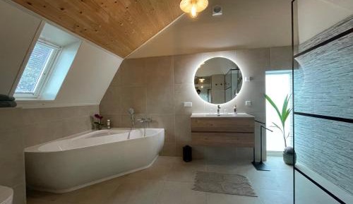 Deluxe Double Room with Bath