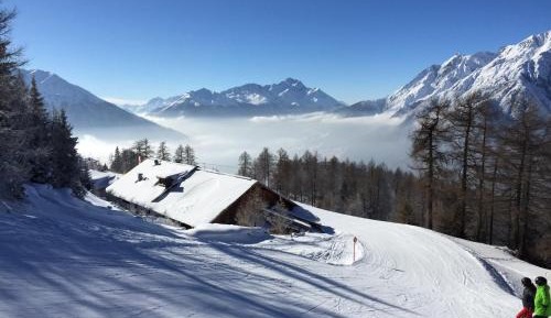 Two-Bedroom Apartment with Mountain View